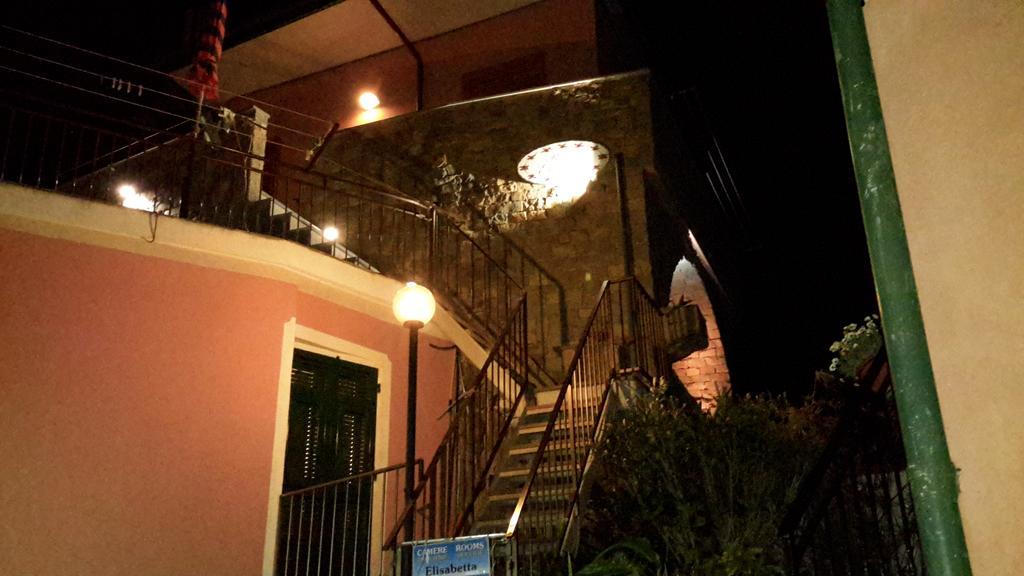 Affittacamere Elisabetta Vernazza Exteriör bild